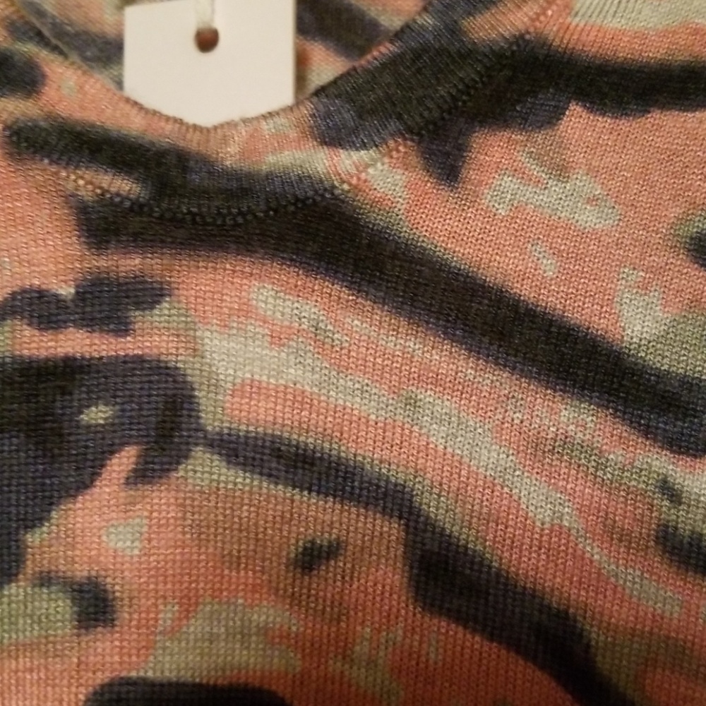 🆕️Kokun printed pullover - Picture 3 of 8
